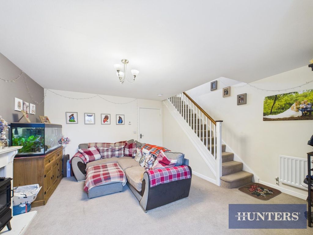 Property photo 3 of 16 Living Room