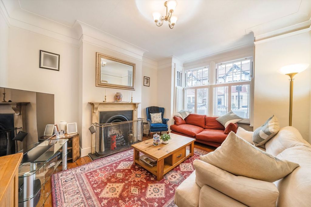 Property photo 2 of 8