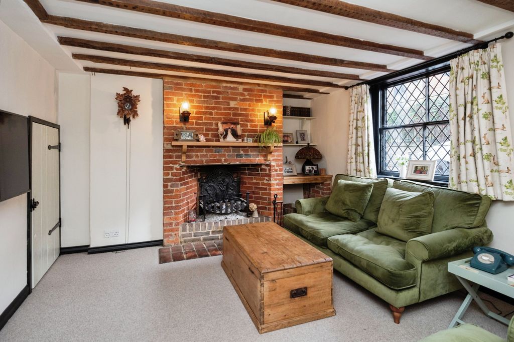 Property photo 2 of 17 Sitting Room