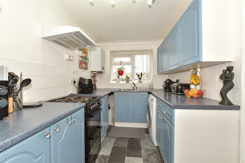 Property photo 1 of 10 Kitchen