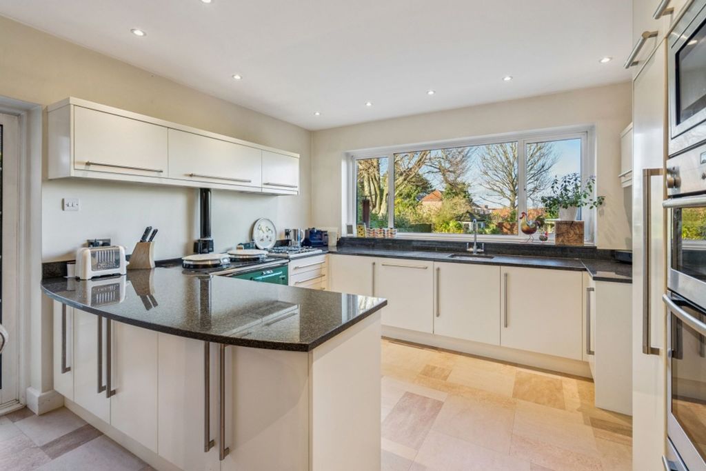 Property photo 3 of 17