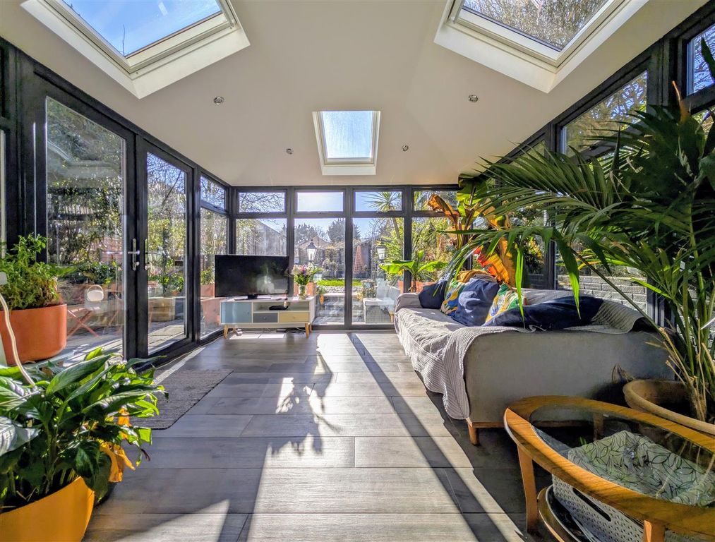 Property photo 2 of 21