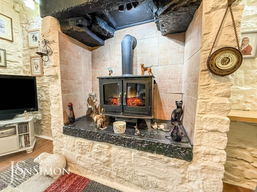 Property photo 3 of 27