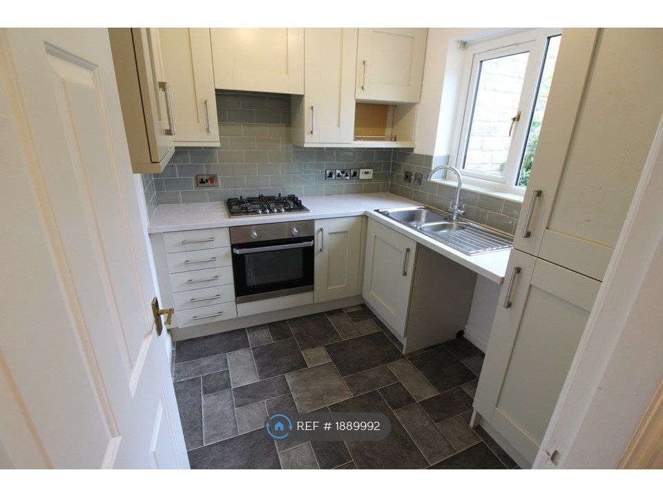 Property photo 3 of 28 Kitchen - Washing Machine To Go In