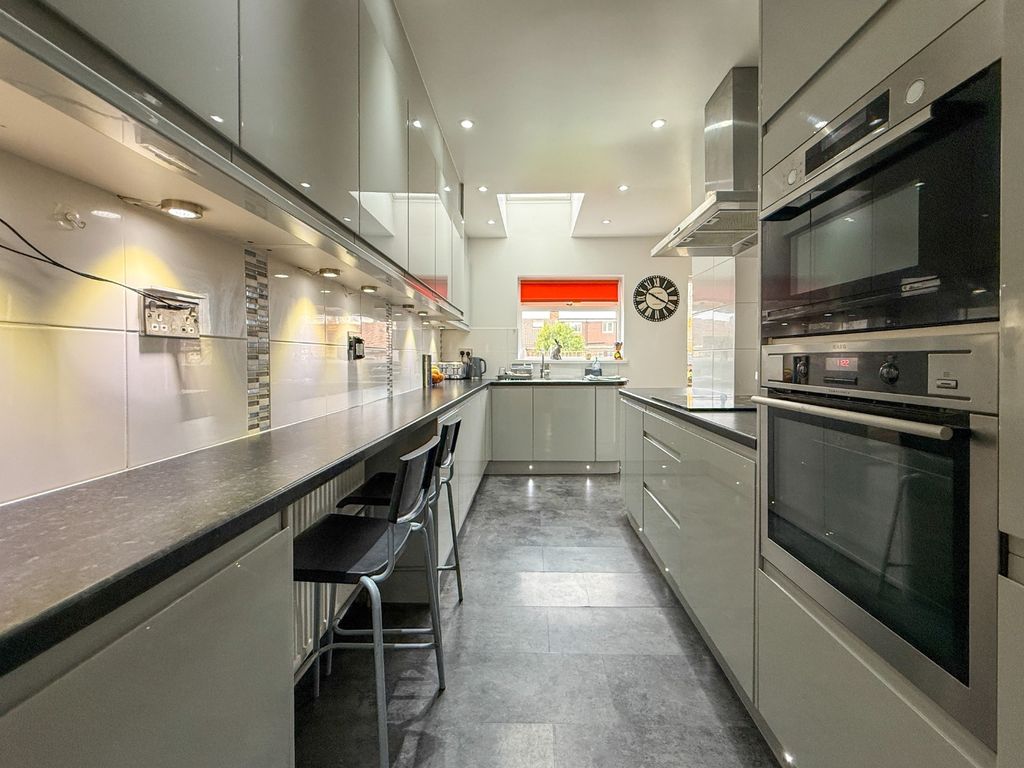 Property photo 2 of 24 4662702