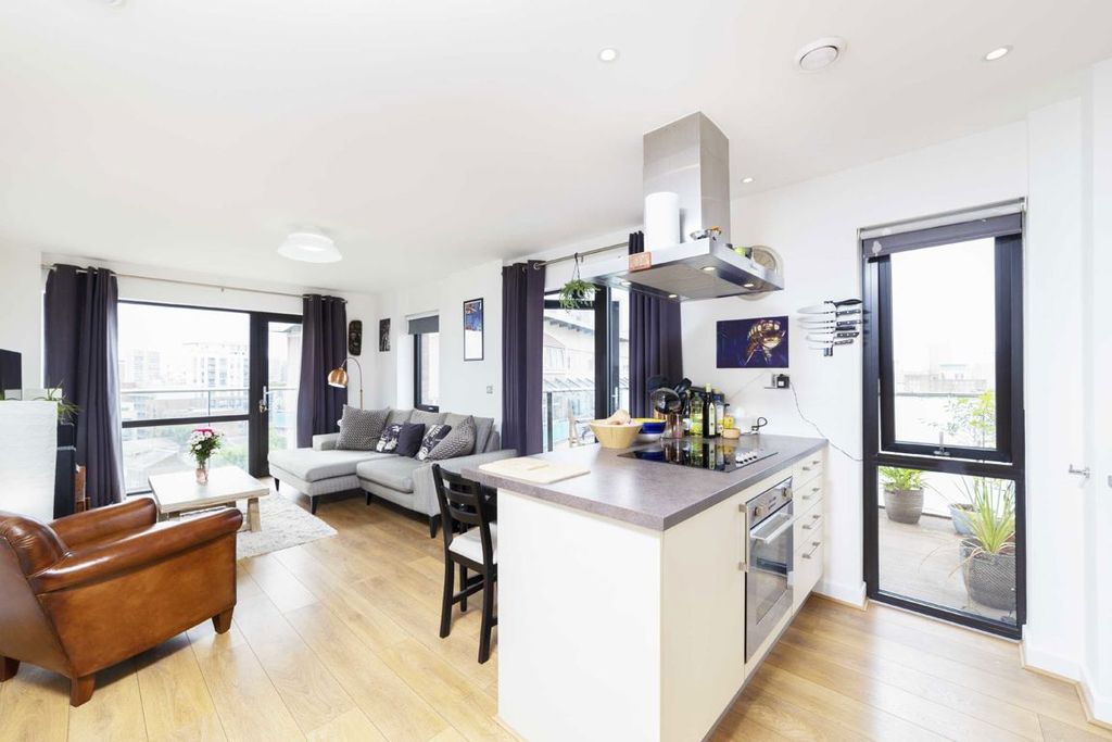 Property photo 3 of 8