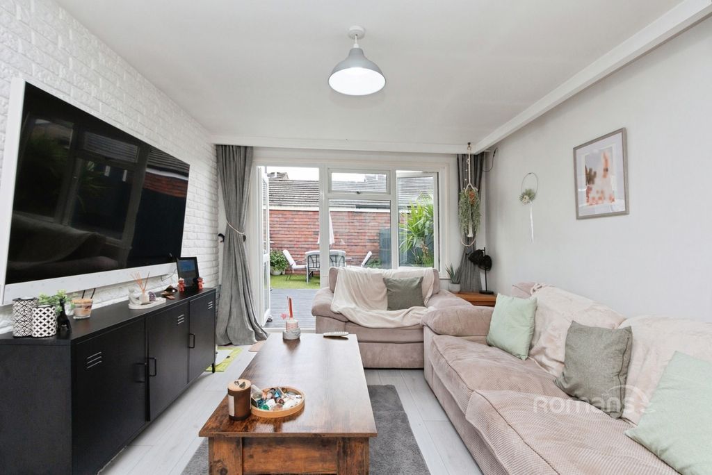 Property photo 2 of 12 Pbox-Img.Jpg