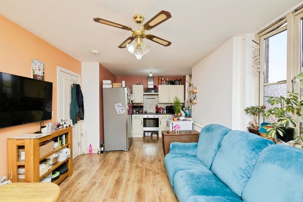 Property photo 3 of 12 Photo