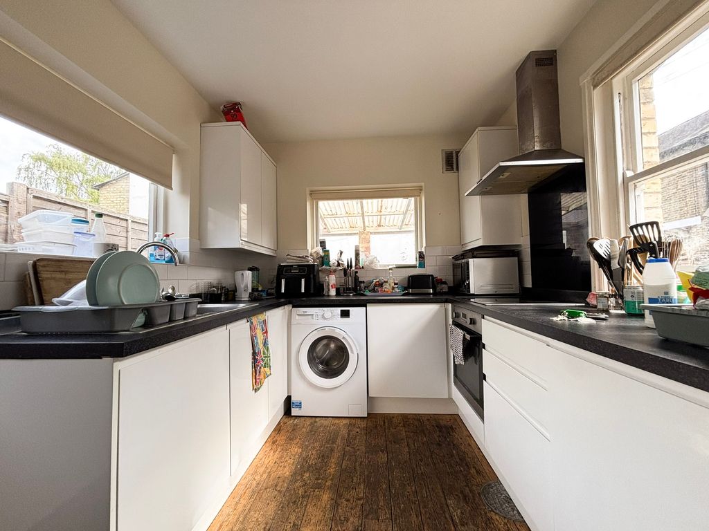 Property photo 3 of 4 Kitchen