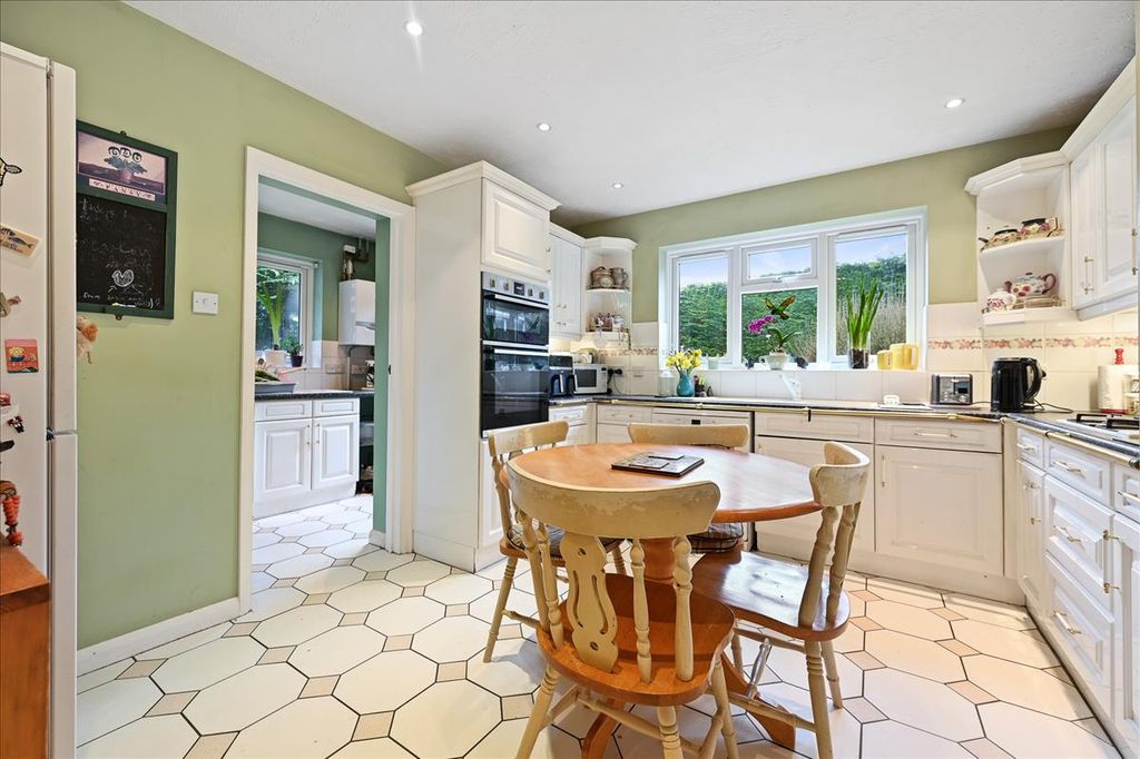 Property photo 3 of 12