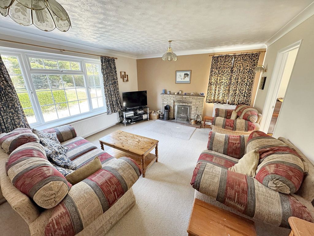 Property photo 2 of 47