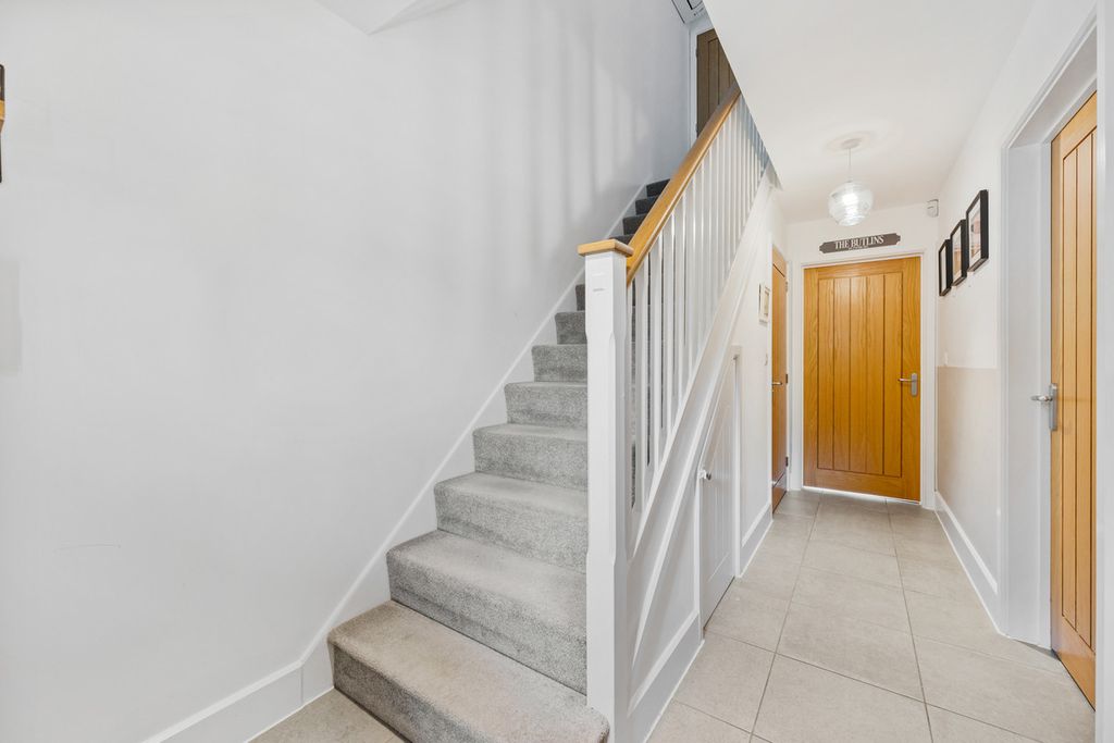 Property photo 2 of 29