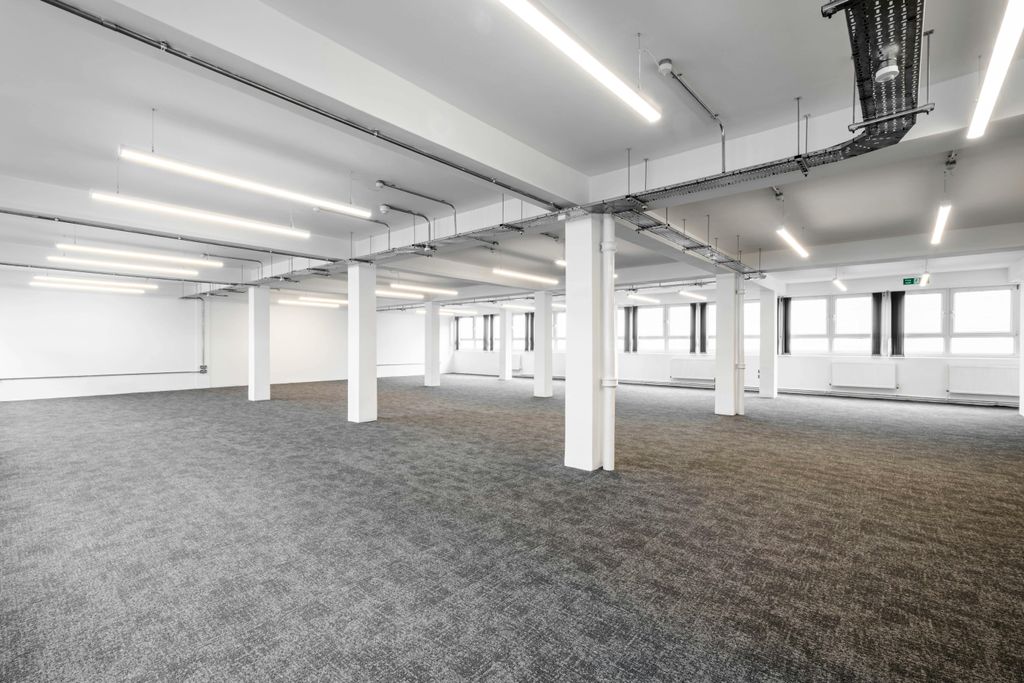 Property photo 2 of 13 Universal House 301E  Low Res 3.Jpg