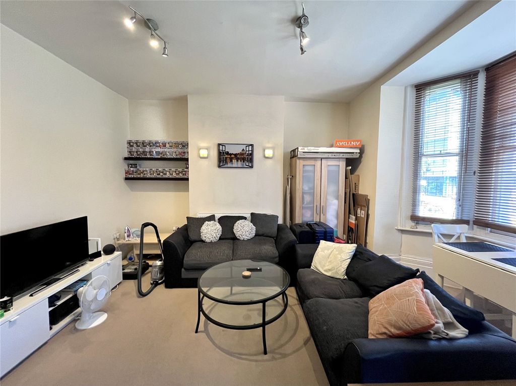 Property photo 3 of 7 Picture No. 05