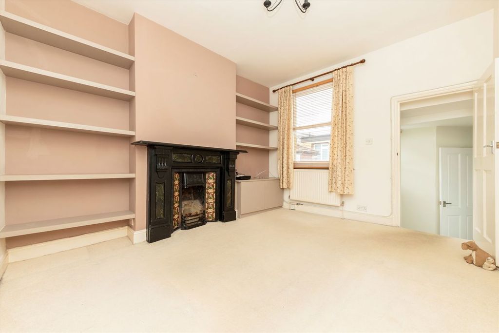 Property photo 2 of 5