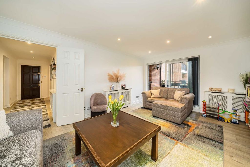 Property photo 2 of 9