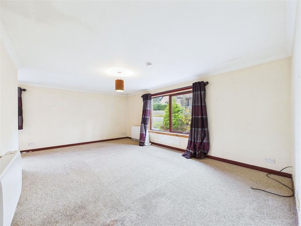 Property photo 2 of 22 Sitting Room