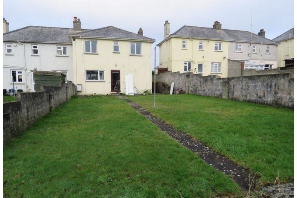 Property photo 2 of 27