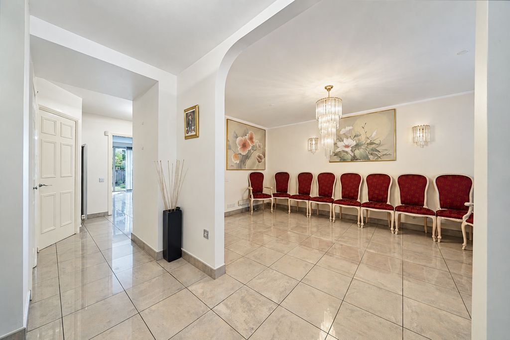 Property photo 3 of 13 Ulfffdmdemvzxkyp9Np0.Jpg