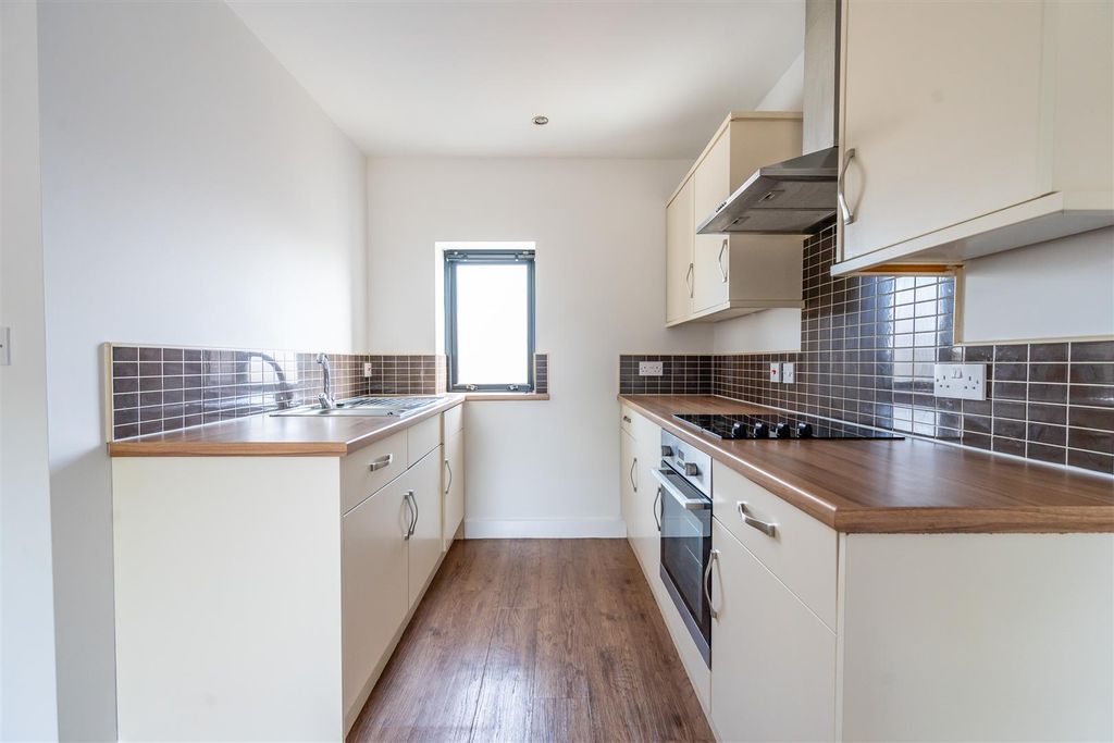 Property photo 3 of 9 Grov Place (2 Of 9).Jpg