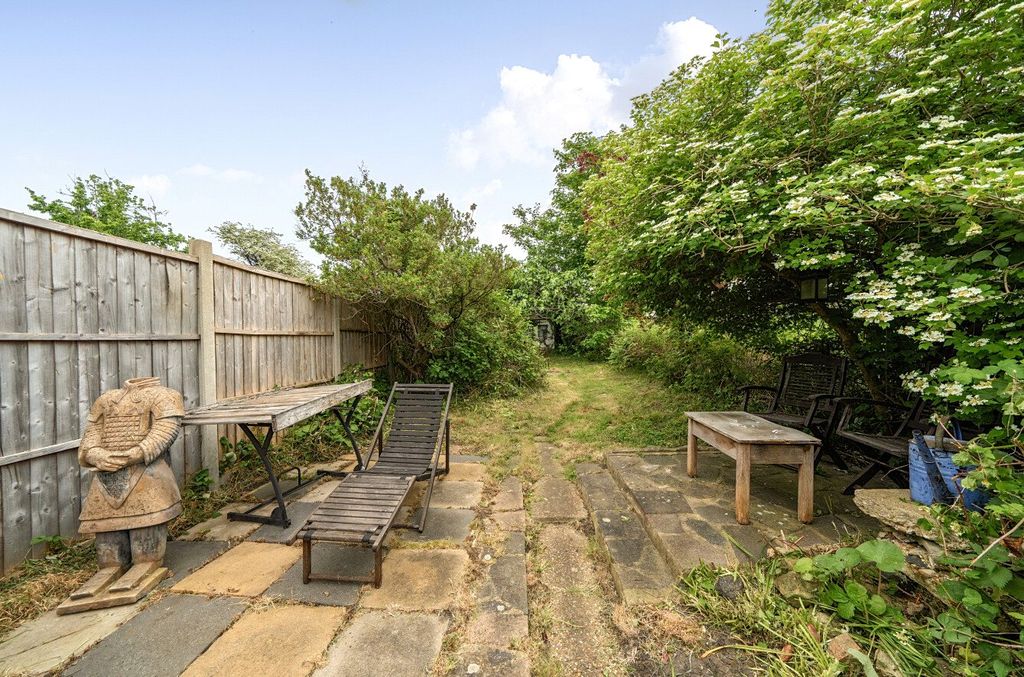 Property photo 2 of 16 Garden