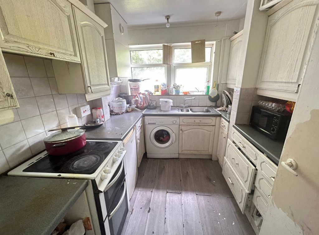 Property photo 3 of 3
