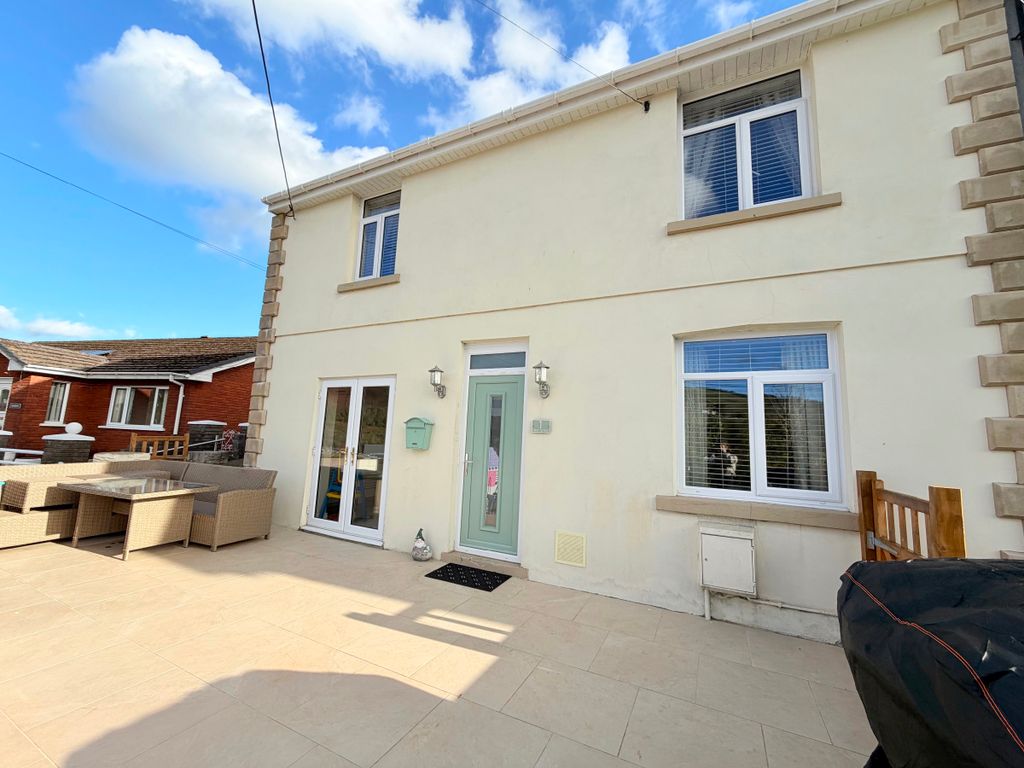 Property photo 2 of 36