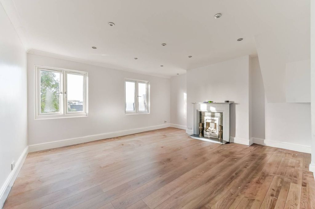 Property photo 1 of 5