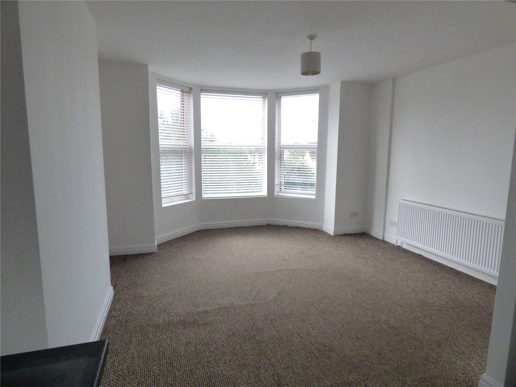 Property photo 3 of 16 Picture No. 11