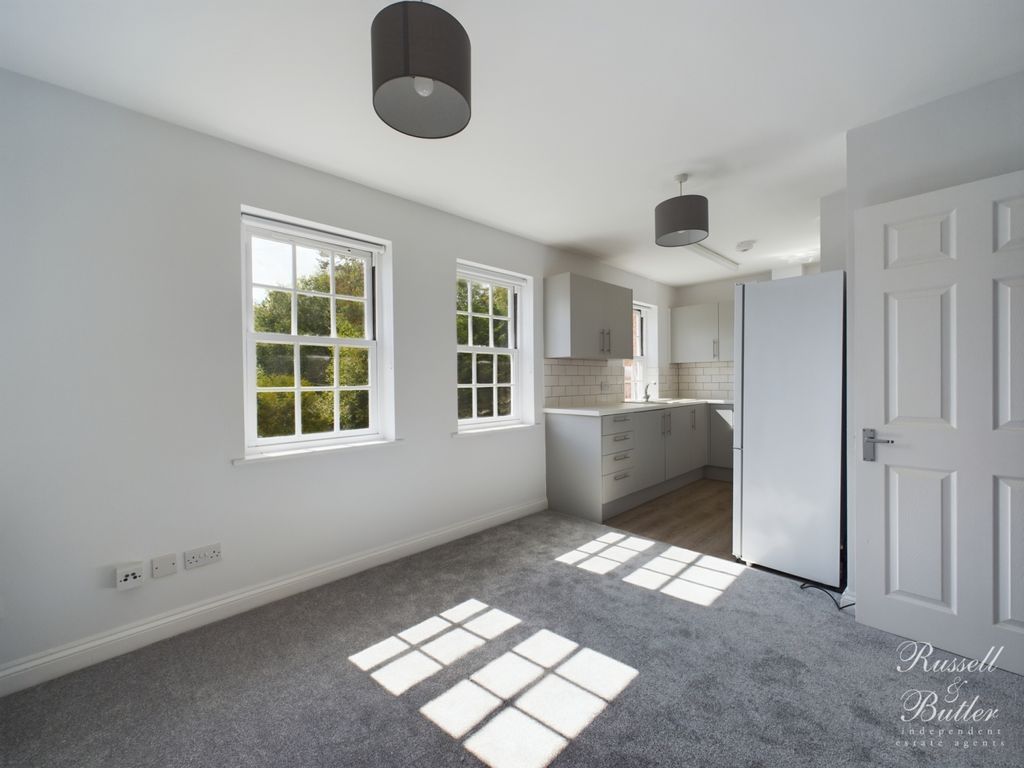 Property photo 3 of 9 Cam02127G0-Pr0031-Still004