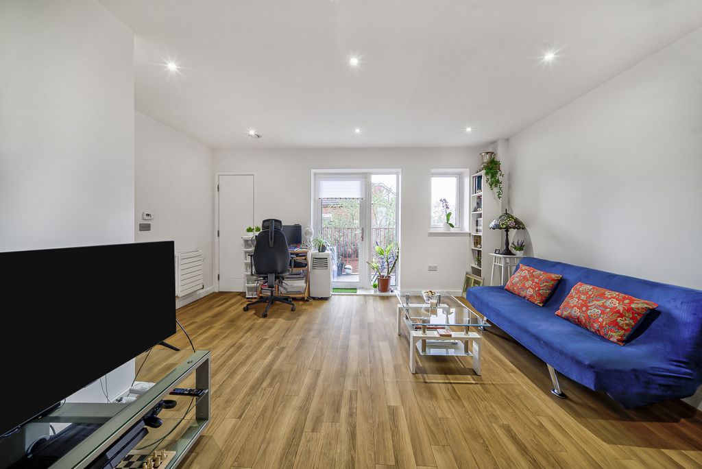 Property photo 3 of 16