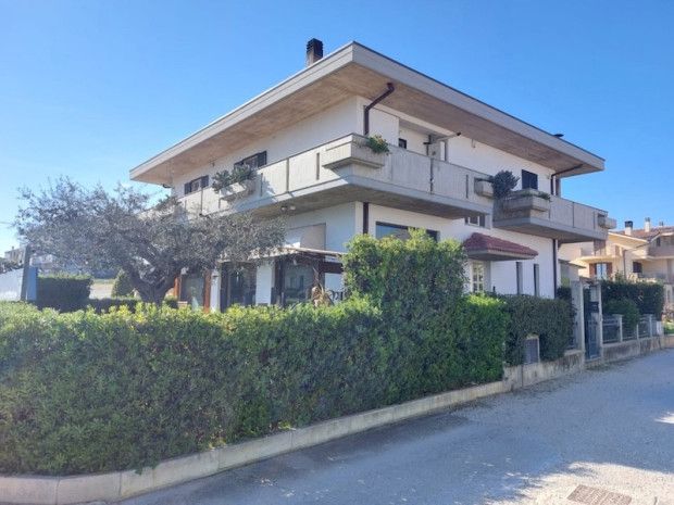 Property photo 1 of 20