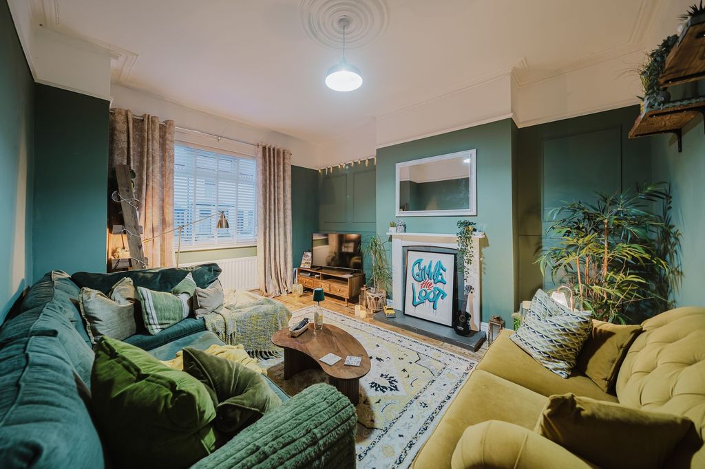 Property photo 2 of 19