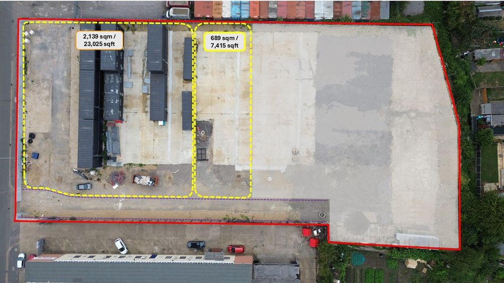 Property photo 1 of 13 Delamare Road Cheshunt Details Photo 71025.Jpg