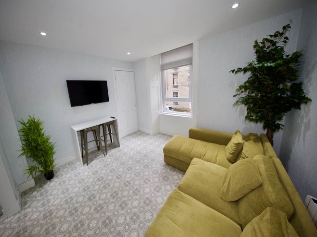 Property photo 3 of 8 Living Room