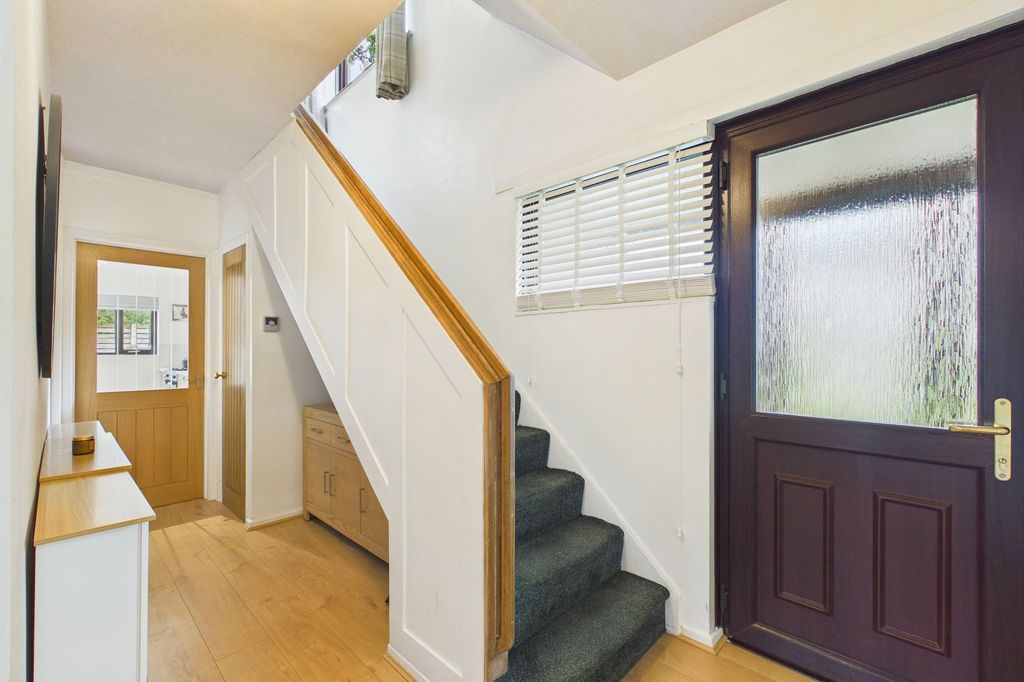 Property photo 3 of 27