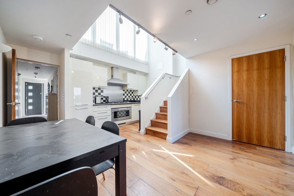 Property photo 3 of 17 1509445-1-1A0004d...