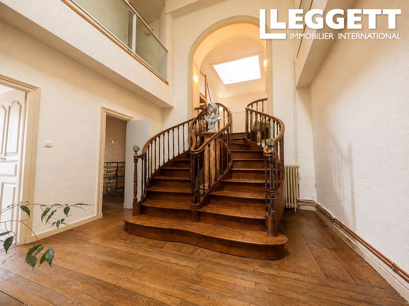 Property photo 2 of 10