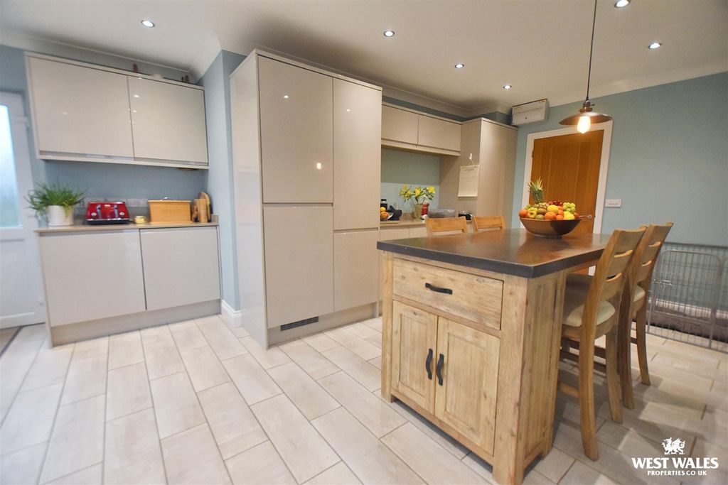 Property photo 3 of 32 15 (86).Jpg