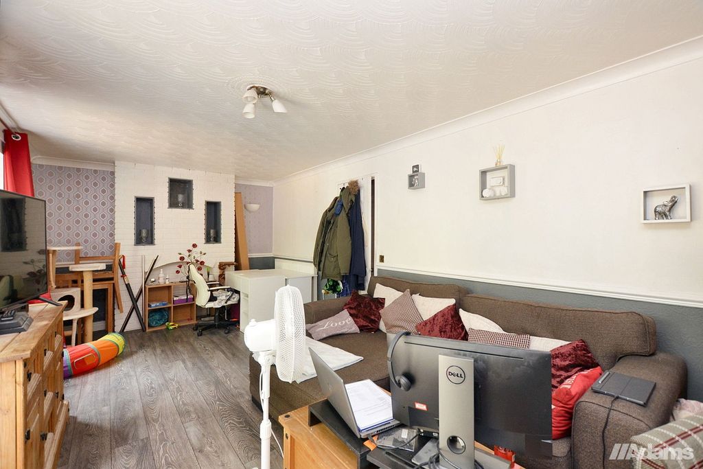 Property photo 3 of 13