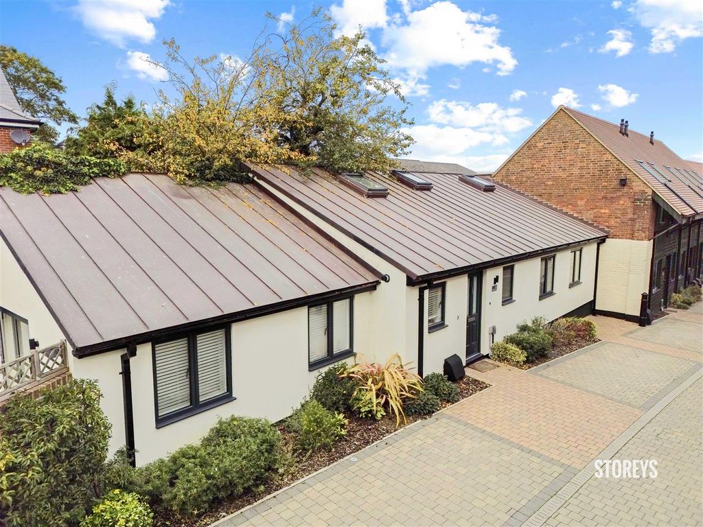 Property photo 2 of 40