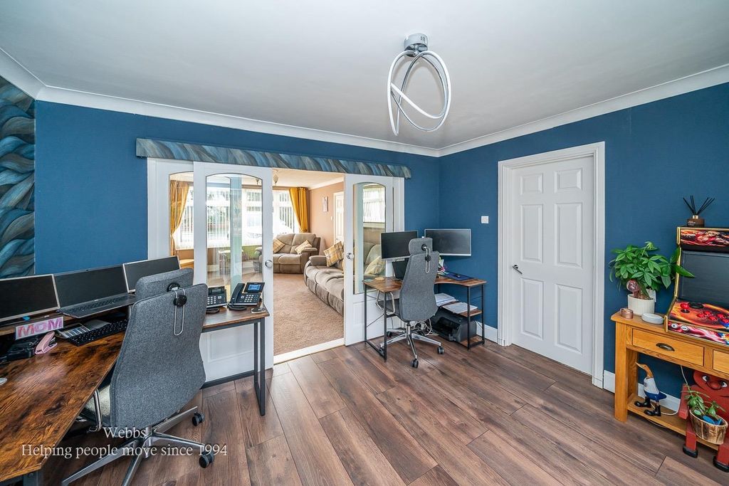 Property photo 3 of 44 13Cfea52-2A37-4922-A9cd-F97510377E29.Jpg