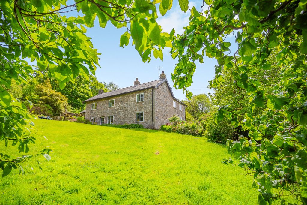 Property photo 1 of 30