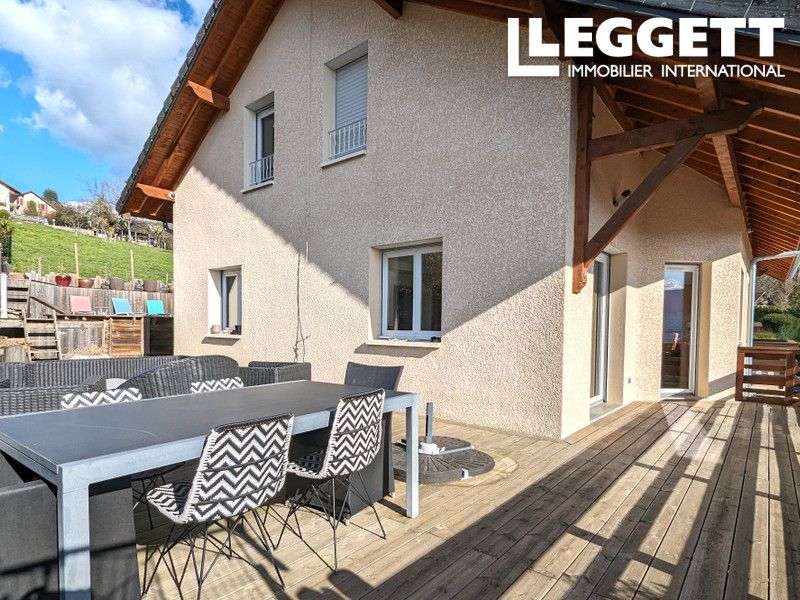 Property photo 2 of 10