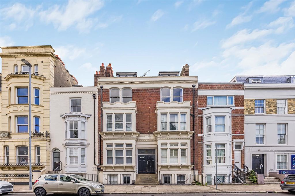 Property photo 1 of 14 Flat 7, 12 Hampshire Terrace, Southsea-Small-Porti