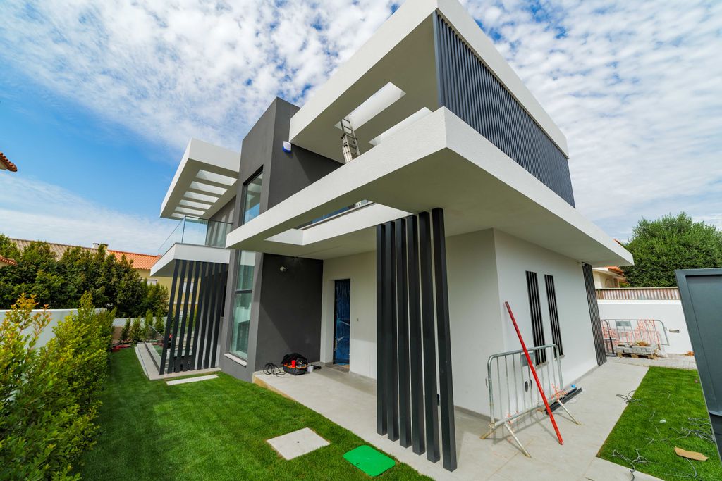 Property photo 3 of 23