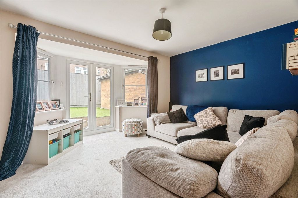 Property photo 2 of 17 Picture No. 01