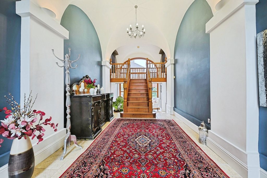 Property photo 2 of 46 4273244