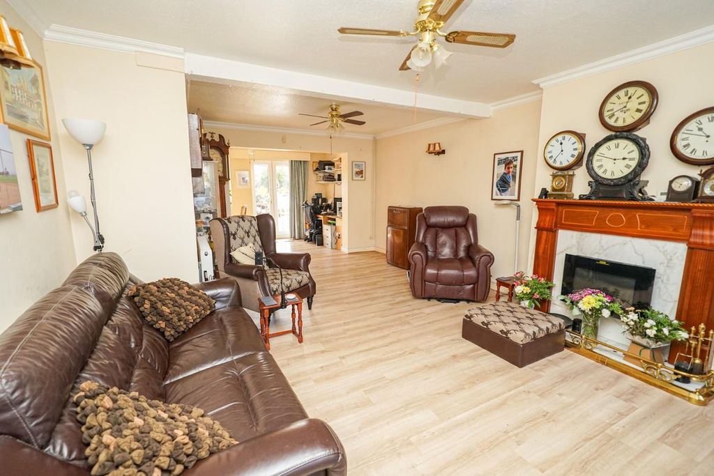 Property photo 2 of 24