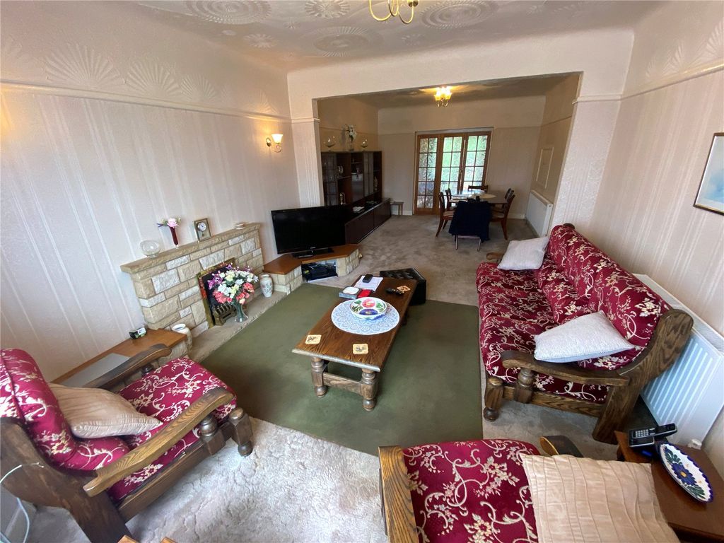 Property photo 2 of 41 Picture No. 47